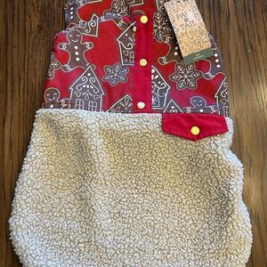 Paw and Tail fleece Dog winter jacket eat w gingerbread as men and houses. NWT